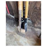 Take, Posthe Diggers and shovel