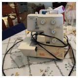 Berenetta by Bernina Fun Lock004-D sewing machine