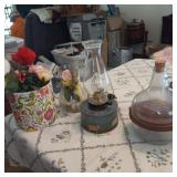 Electric oil lamp, flowers and more
