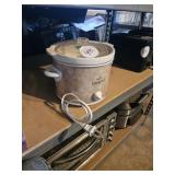Small rival crock pot  works