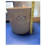 The Pittsburgh pottery Co Diamond Brand 2 crock