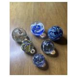 6 paper weights murano style