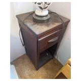 End table and lamp untested