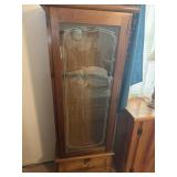 6 gun gun cabinet with key