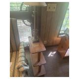 10ï¿½x23ï¿½x22ï¿½ 3 tier shelf and lamp