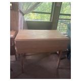 Vintage Drop leaf table 36ï¿½x23ï¿½x30ï¿½ when open 43ï¿½