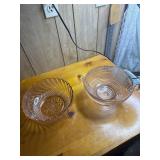 2- 9ï¿½ pink depression glass bowls, 1 has chip