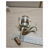 Yomoshi EF 9000 fishing reel