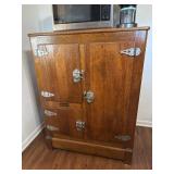 Astoria Ice Box 34"x22"x44"