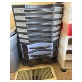 Organizer drawers on wheels missing one