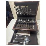 Oneida flatware set for 8 in box missing 3 butter