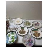 Set of 4 matching Christmas plates and other