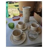 Vintage  Tupperware,  cups and more