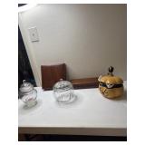 Come candy jar. Glass pumpkin jar and Halloween