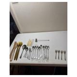 4 Silverplated Leonard Italy Oyster forks, 8 new