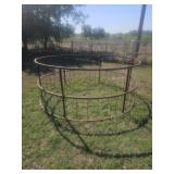 Round bale hay ring