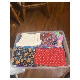 Lidded tote of fabric