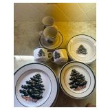 Christmas dishes set of 4
