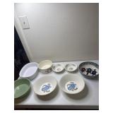 Serving bowls and 2 small bowls
