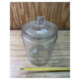Lg glass candy jar lid has chip