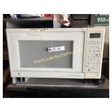 GE Turntable Microwave Oven