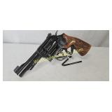 .22 Smith & Wesson Revolver Black w/Wooden Grip,