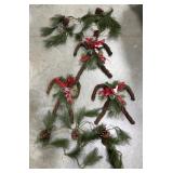 Christmas Holiday Floral Garland Decor w Pinecones