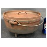 Vntg Lodge Cast Iron Dutch Camp Oven #10 Vntg Lodge Cast Iron Dutch Camp Oven #10