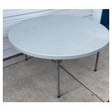 Round Folding Portable Table w Metal Legs