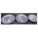 4 Churchill Blue Willow Salad Plates, Fruit Bowls 4 Churchill Blue Willow Salad Plates, Fruit Bowls