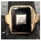 Menï¿½s Gold Ring w Onyx & Diamond Accent