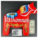 Hand Painted Dala Horse V�lkommen Text w COA Hand Painted Dala Horse V�lkommen Text w COA