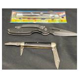 2 Pocket Knives w Folding Comb  Buck, Remington