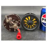 2 Fishing Reels  Penn 85 & Graphite Signature 570