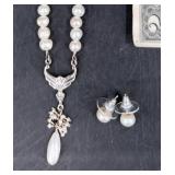 Freshwater Pearl Necklace w Earrings