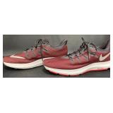 Menï¿½s Nike Quest Running Shoes Sz 9, Like New