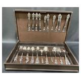 Oneida Distinction Deluxe Flatware Set for 10