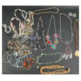 Necklaces, Bracelets & Earrings Lot