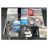 Nintendo Wii Console w Games & Controllers