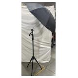 2 Photo Lighting Umbrellas w Stands ï¿½ Photoflex