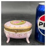 Vntg Porcelain Hinged Courting Couple Trinket Box