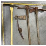 Pickaxes w Mattox Picks & Extra Head
