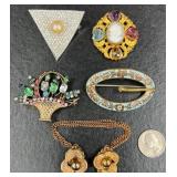 4 Fashion Brooches & Sweater Clip