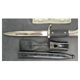 Bayonet Knife w Scabbard & Frog