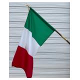 Flag of ItalyIl Tricolorew Pole