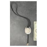 Western-StyleBolo Tie w 1977 Dollar Coin Concho