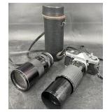 Vntg Olympus OM-2 Film Camera w 2 Zoom Lenses