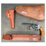 H&R Model 999 Sportsman .22 Revolver w Case +