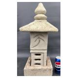 Concrete Outdoor Pagoda Lantern