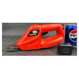 Black & Decker Cordless Grassï¿½Shears w Charger